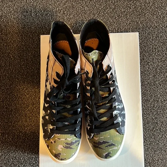 Men's Mesa Camo Print Patchwork Lace-Up High Top Sneakers. (New) - Picture 5 of 8